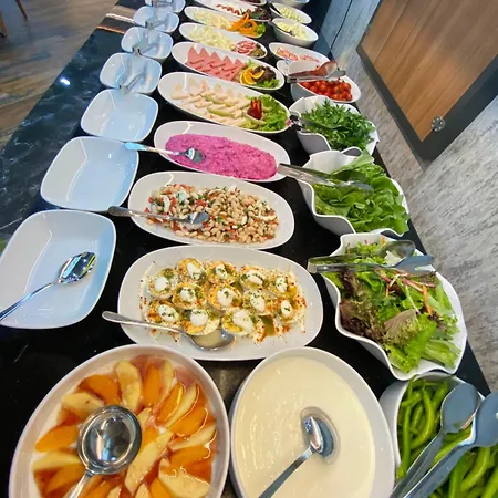 Hotel Grand Nergiz 3*